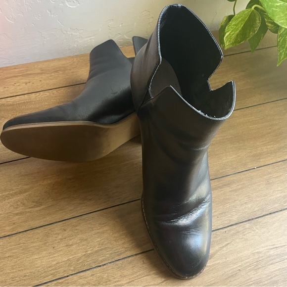 Cole Haan Abott Women’s Size 10 Black Leather Comfortable Chic Versatile Booties - Picture 6 of 16